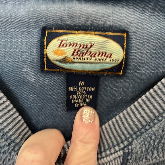 💙🏝️TOMMY BAHAMMA PULLOVER BLUE SZ MED GREAT CONDITION - Picture 2 of 6